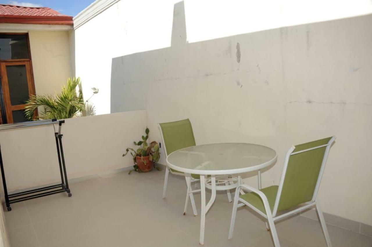Apartamentos Casa Amarilla Granada Ngoại thất bức ảnh